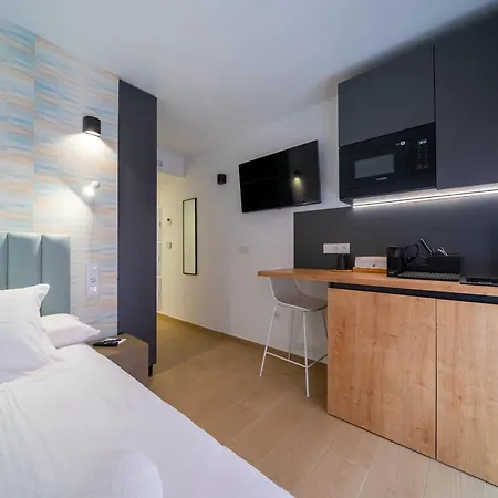 Smart ゲストハウス 3*